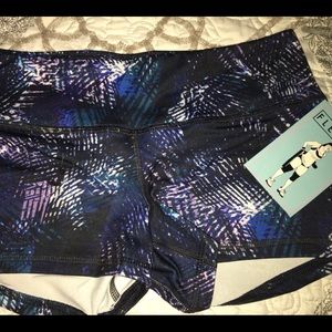 Fleo NWT Midnight Oil Small Shorts